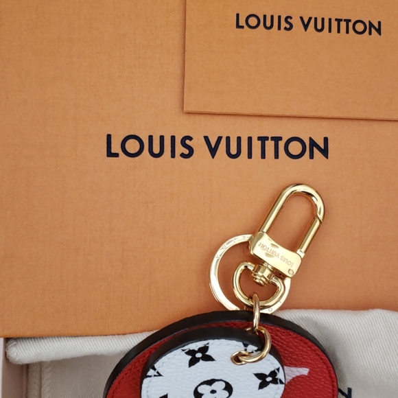 LV Monogram Giant Bag Charm & Key Holder - Picture 2 of 8